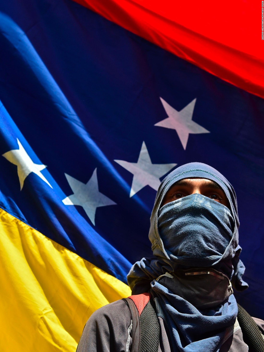 https://www.hermanntertsch.es/wp-content/uploads/sites/5/2021/03/170427215522-cnnee-venezuela-crisis-manifestaciones-detenciones-bandera-protestas-super-34.jpeg